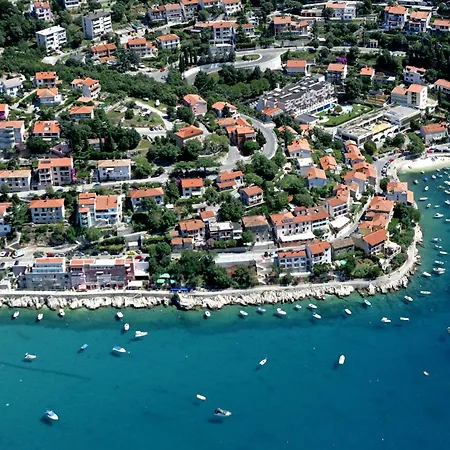 Merula **** * Labin (Istria)